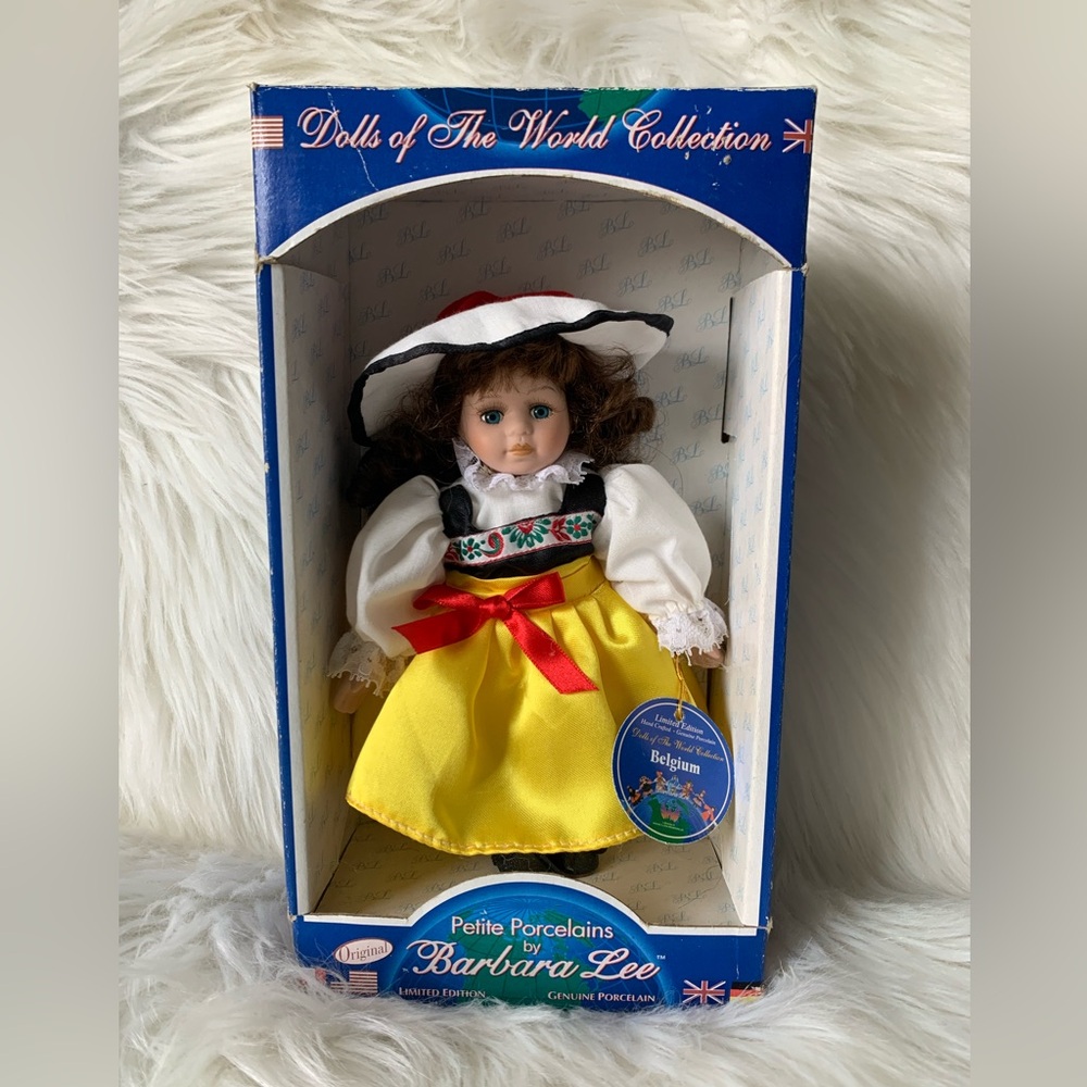 Dolls of The World Collection Petite Porcelains by Barbara Lee (Belgium)